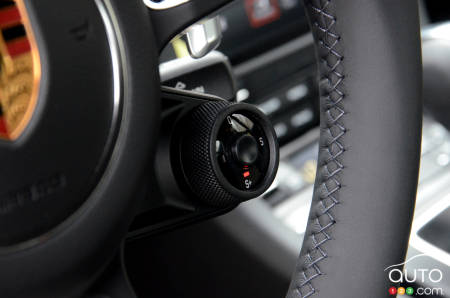 2022 Porsche 718 Cayman T, button for modes